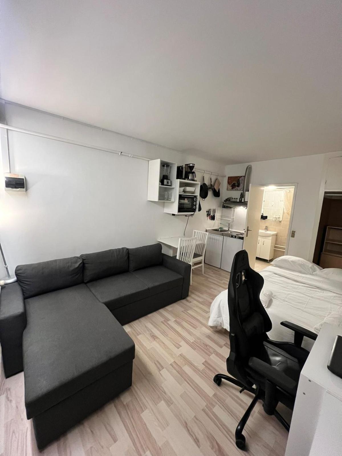 Comfort Cozy Near Airport Apartment *